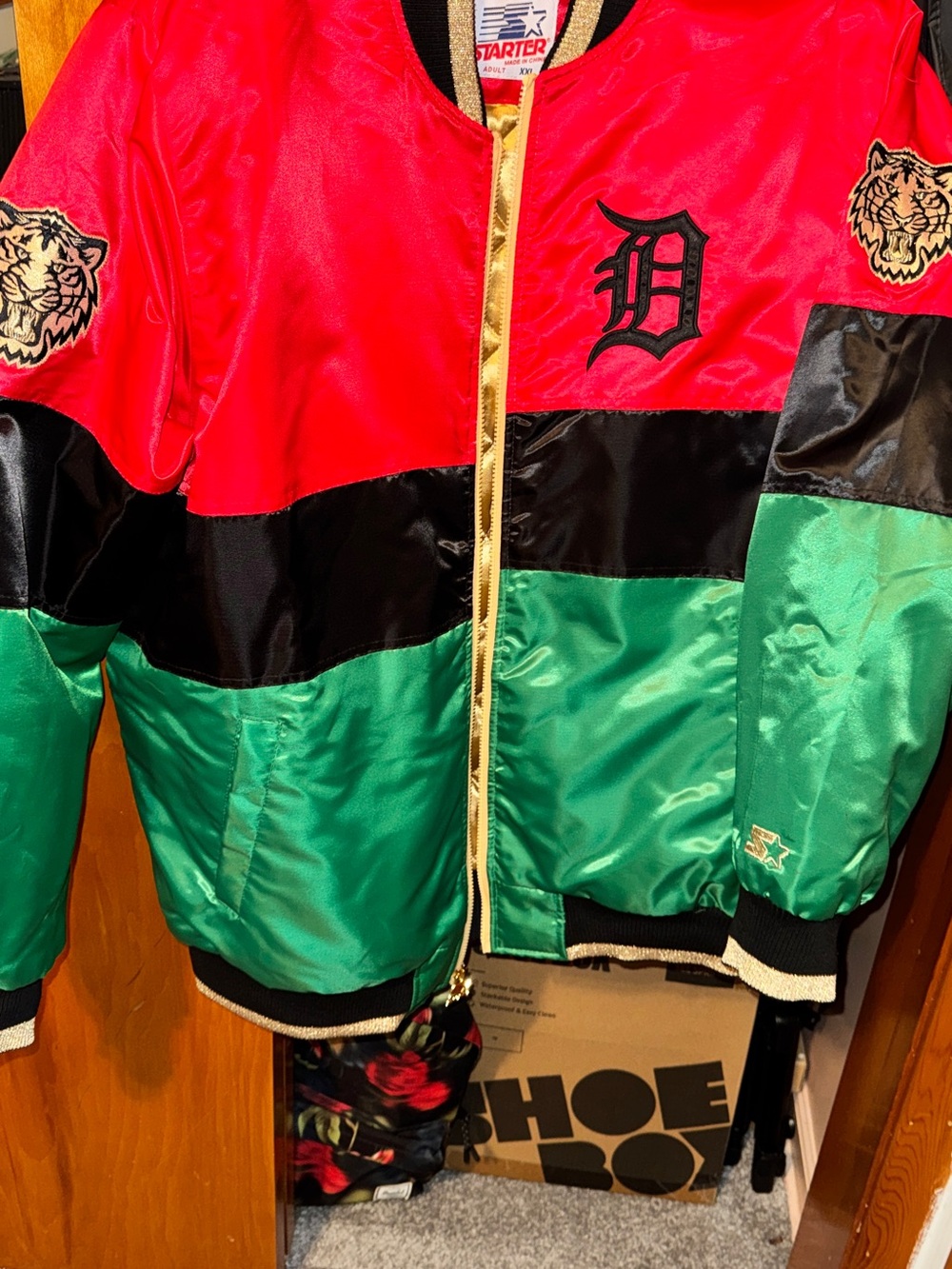 Starter Detroit Tigers Satin Jacket - Red, Black & Green